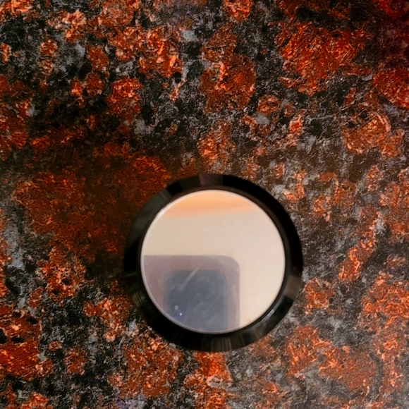 Root touch up temporary gray root cover and concealer - Picture 4 of 7